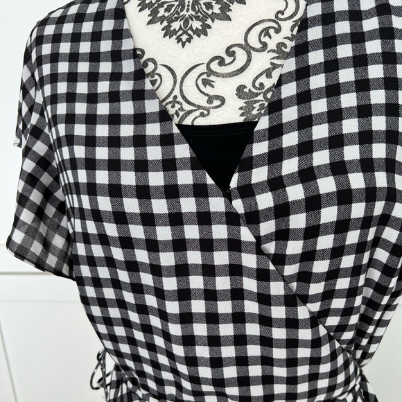 Black and White Wrap Dress, Sz M - Picture 1 of 10
